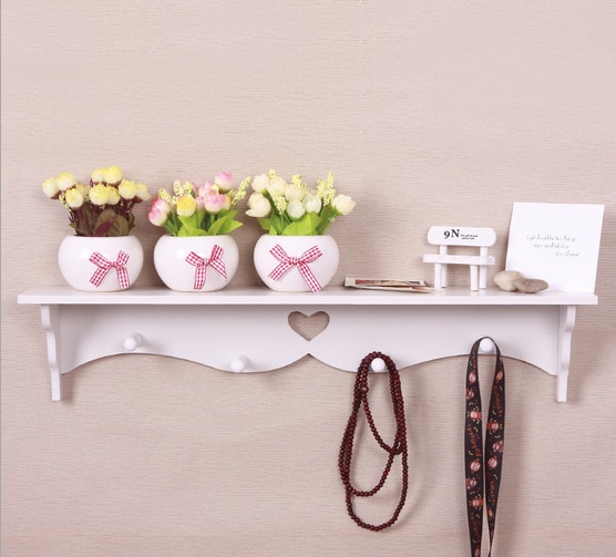 kệ treo đồ hoa văn